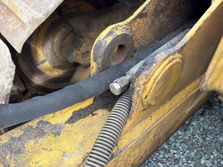 caterpillar-d5m-lgp-image-31