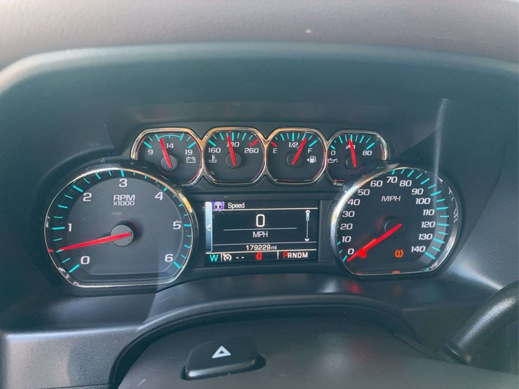 2015-chevrolet-silverado-1500-high-country-image-43