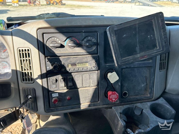 2014-international-durastar-4300-image-14
