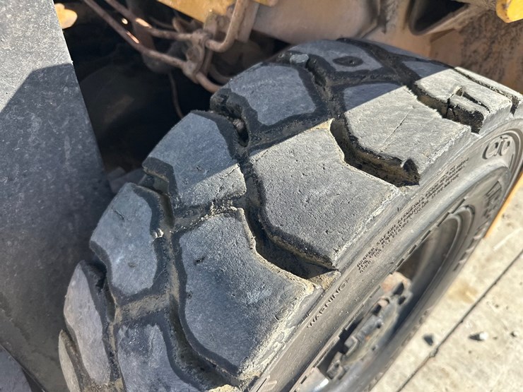 #5597-•-komatsu-fd25-7-forklift-image-45