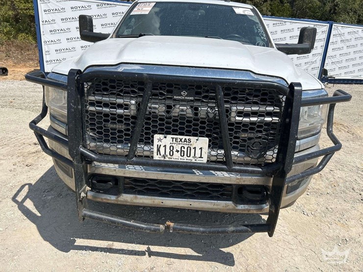 2022-dodge-2500-image-26