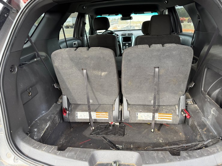 2012-ford-explorer-xlt-image-13