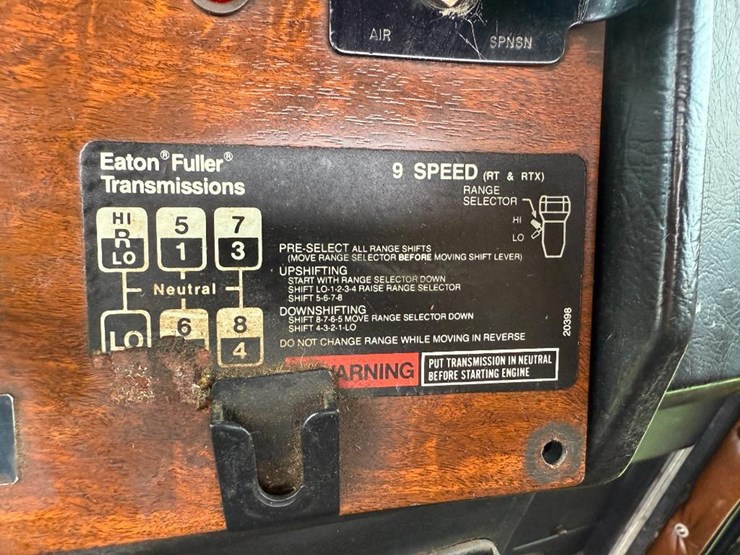 1996-peterbilt-378-image-62