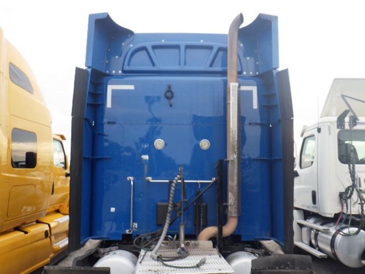 2019-peterbilt-579-image-14