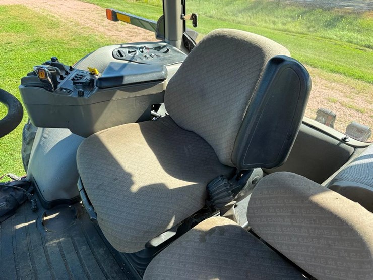 case-ih-mx270-image-53