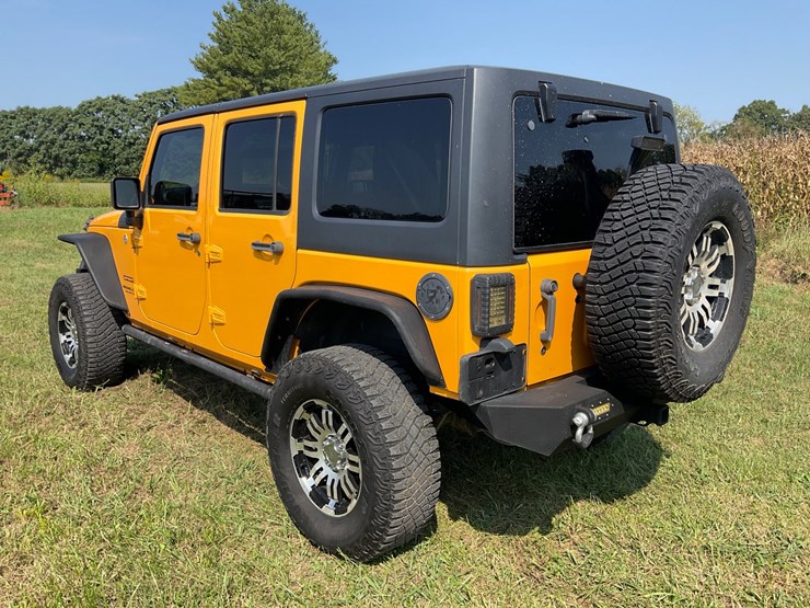2012-jeep-wrangler-image-4