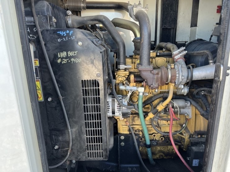 2011-caterpillar-xq30-image-5