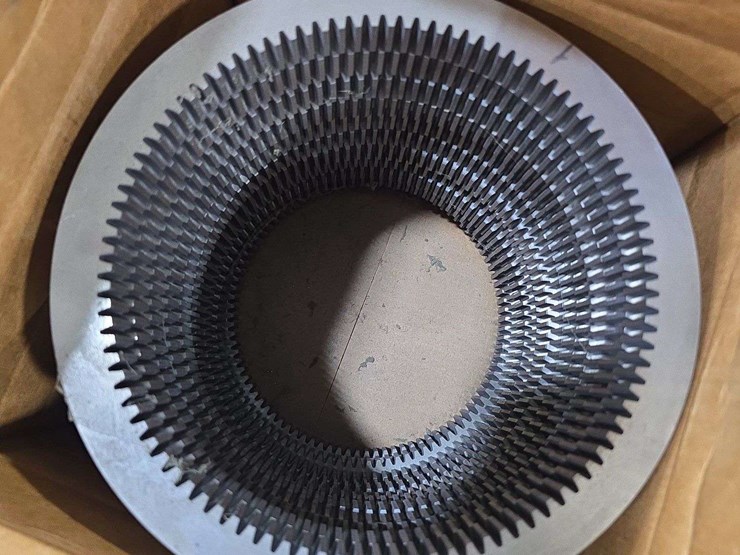pallet-full-of-gear-bearings,-9-1/2''-wide-image-2