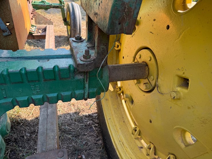 john-deere-4010-image-11