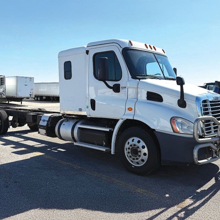 2020 FREIGHTLINER CASCADIA 113