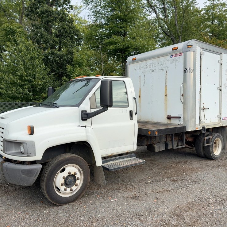 2007 GMC C5500 S/A BOX TRUCK