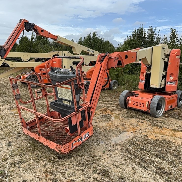 JLG E300AJP