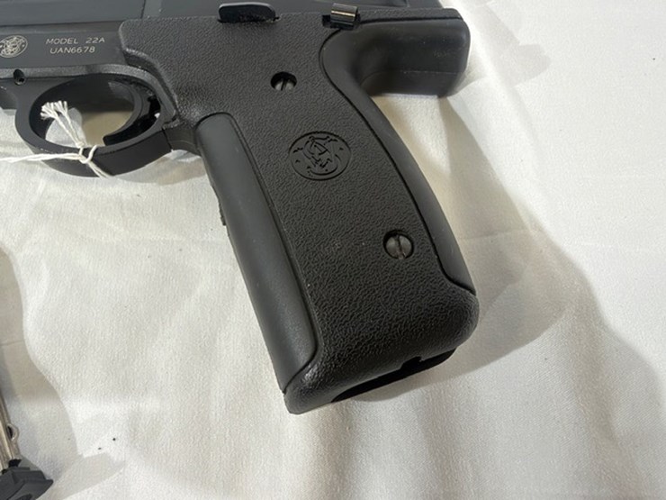 #16-•-smith-&-weson-22a-pistol-image-43