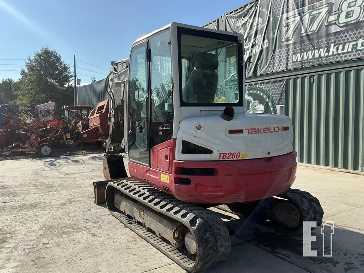 2018-takeuchi-tb260-image-2