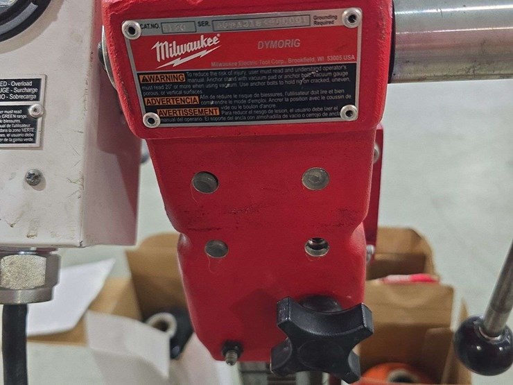 milwaukee-dymodrill-heavy-duty-diamond-core-concrete-drill-rig-motor,-drills-2-10'',-with-4-bits,-110-plug-in,-adjustable-height,-image-8