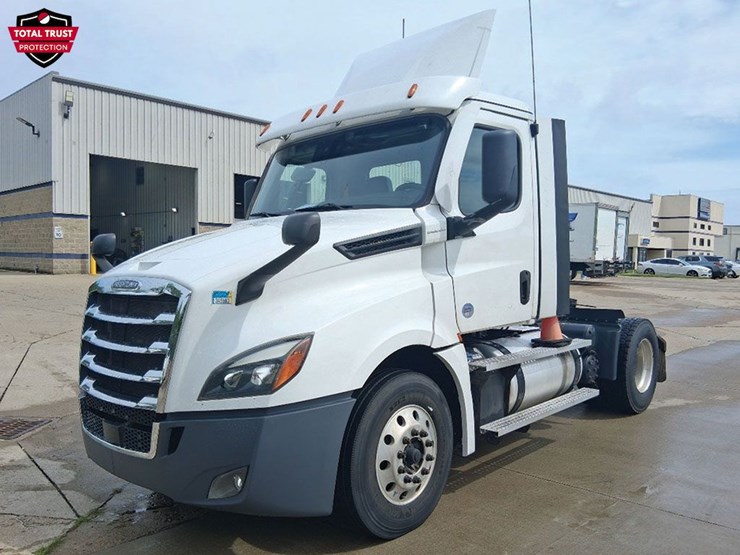 2022-freightliner-cascadia-126-image-1