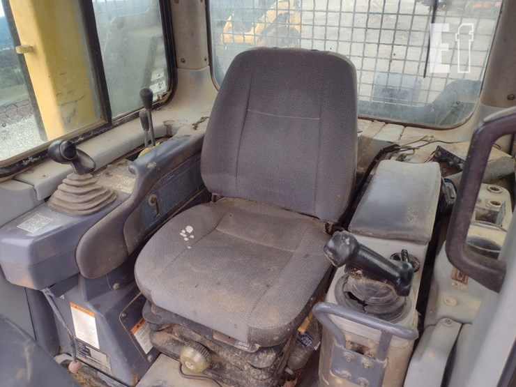 komatsu-d61ex-15e0-image-13