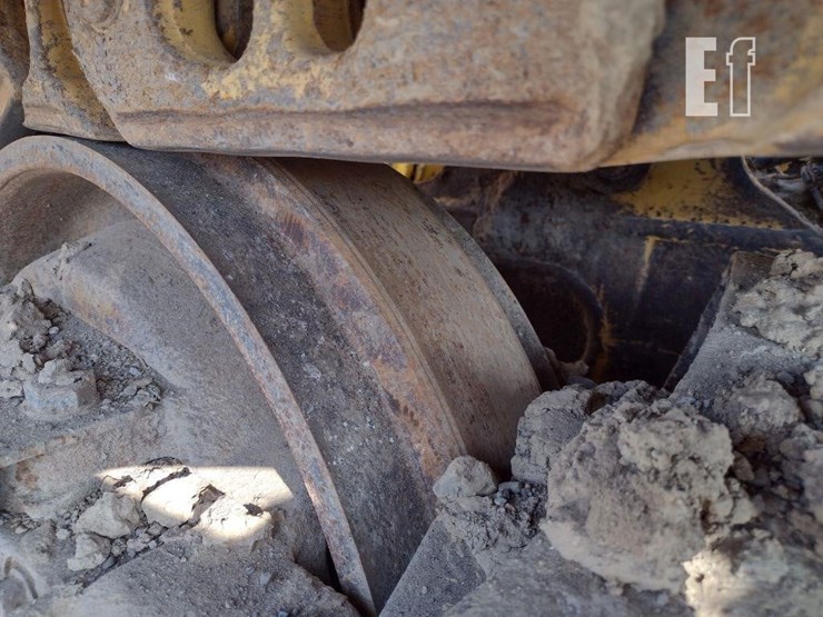 komatsu-d51pxi-24-image-17