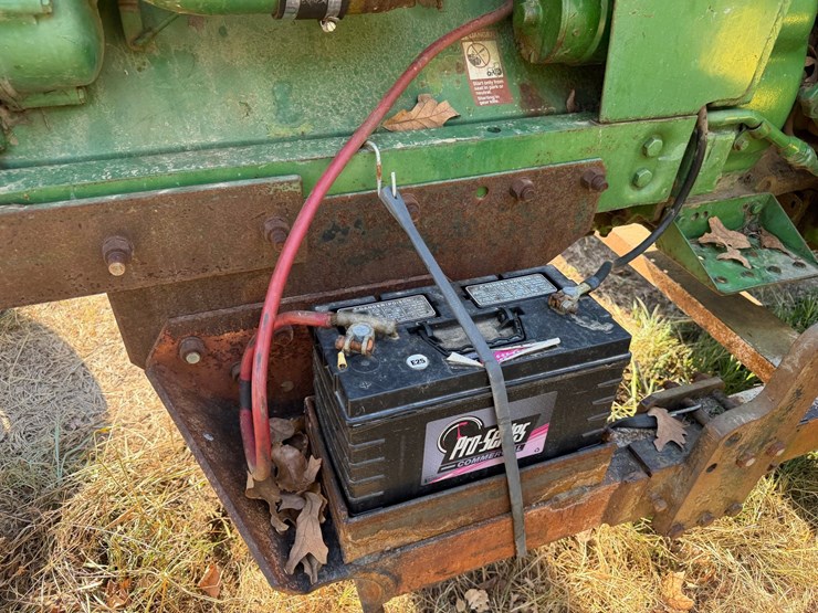 john-deere-4010-image-39
