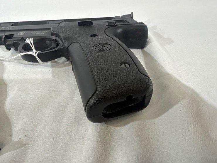 #16-•-smith-&-weson-22a-pistol-image-44