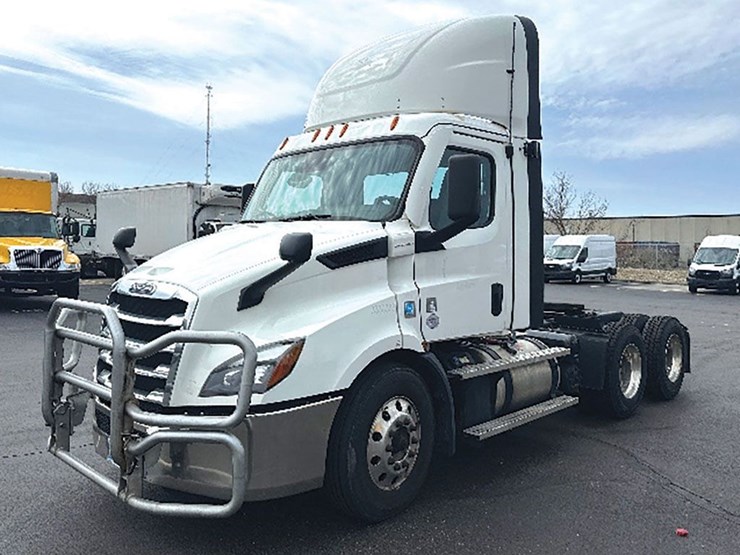 2021-freightliner-cascadia-116-image-1