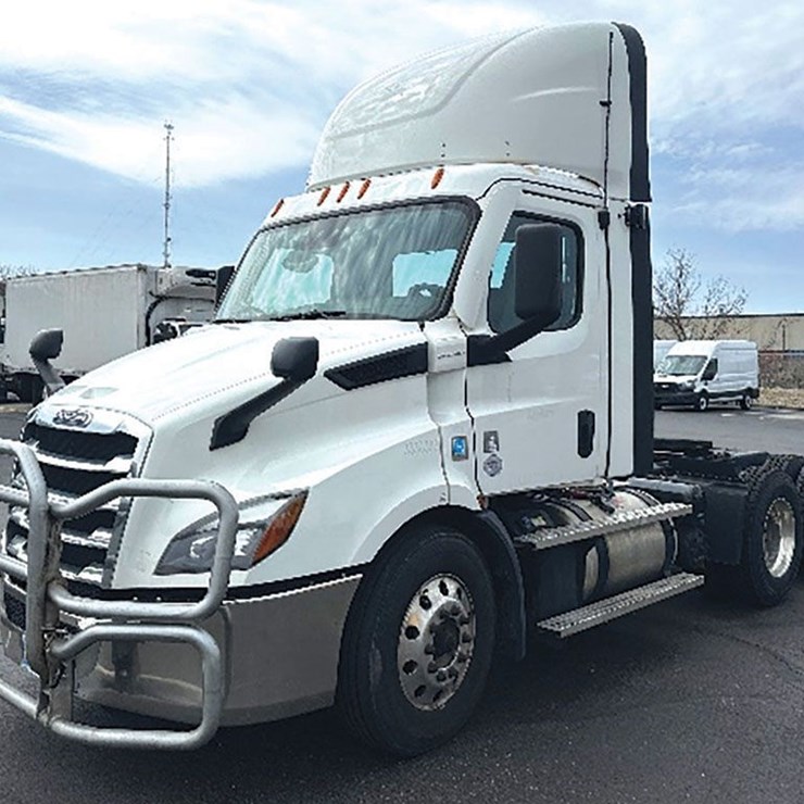 2021 FREIGHTLINER CASCADIA 116
