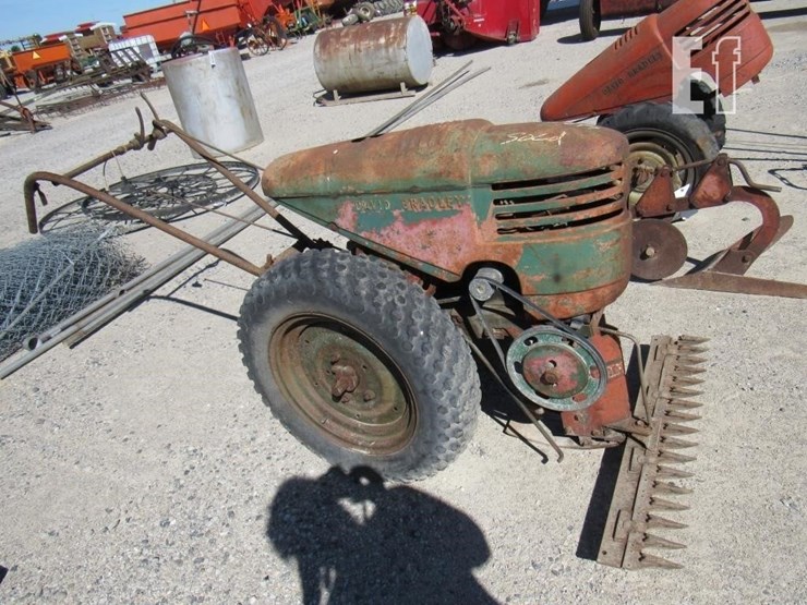 david-bradley-tractor-image-1