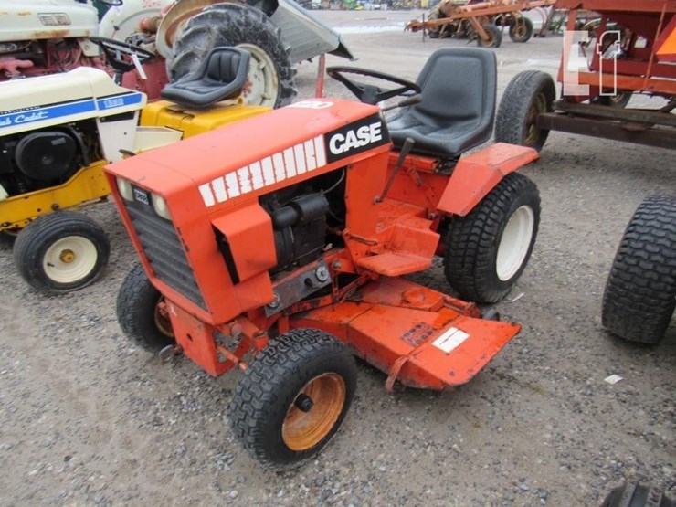 case-ih-220-image-1