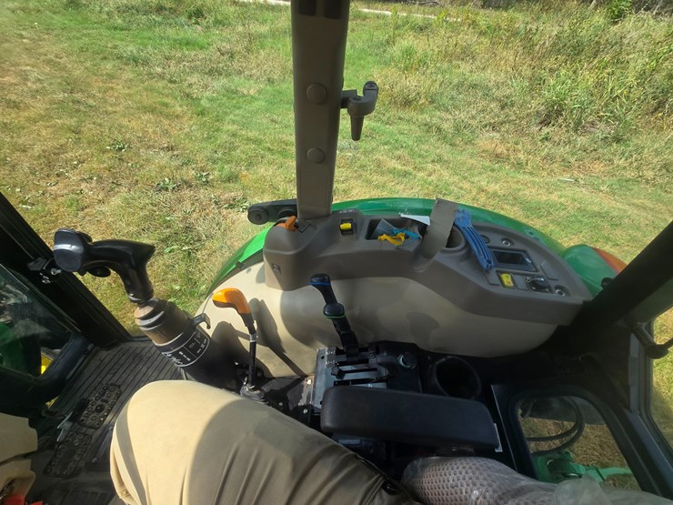 2023-john-deere-fc12e-image-38