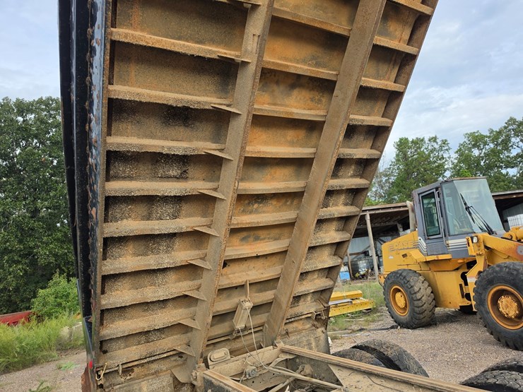 2004-sterling-l7500-image-25