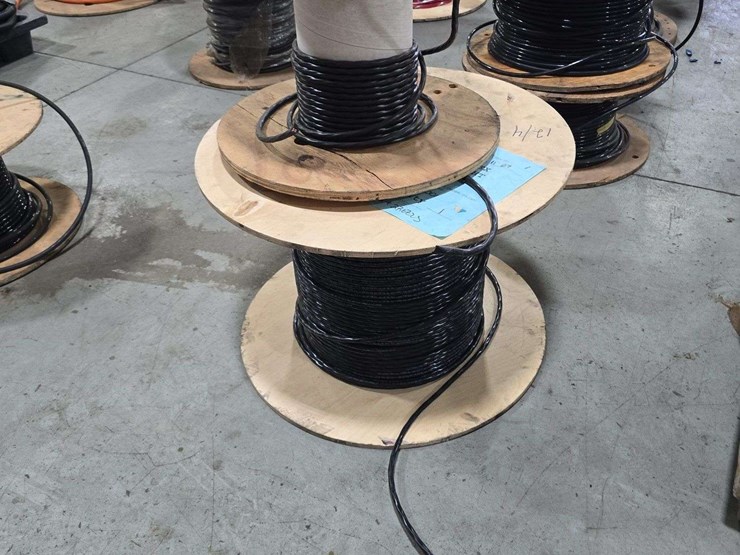 2-rolls-of-medium-size-cable,-4-stran-wire,-and-belden-multi-conductor-power-and-tray-cable,-4c12-12-awg-image-2