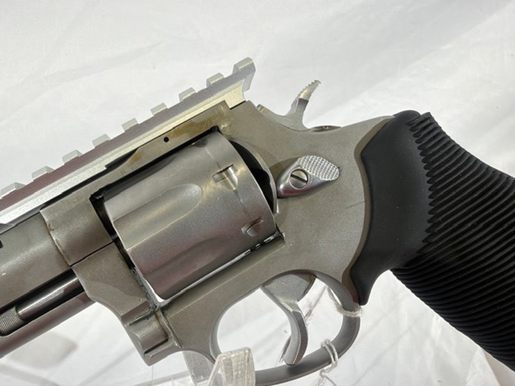 #20-•-taurus-tracker-revolver-image-14