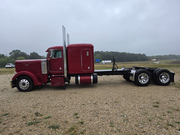 1996-peterbilt-379-image-6