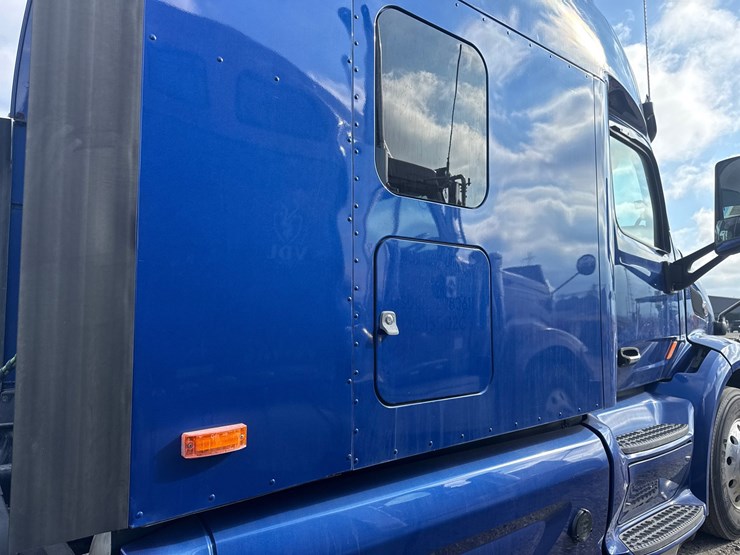 2019-peterbilt-579-image-22