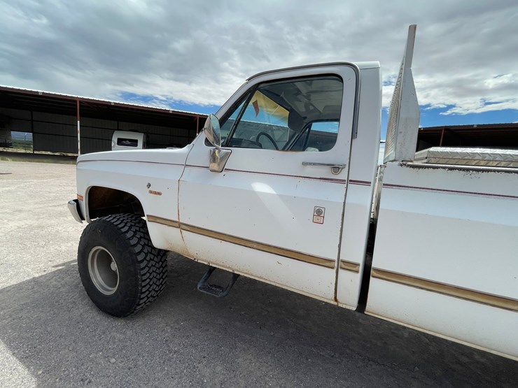 #1057-•-1986-chevrolet-ck10-(has-nm-title)-(on-site-in-las-cruces,-nm)-image-16