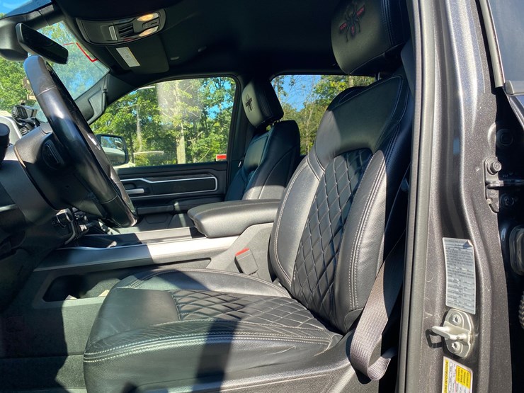 #7082-•-2021-dodge-ram-black-widow-bighorn-sport-(has-wi-title-in-delay)-(holcombe,-wi)-image-44