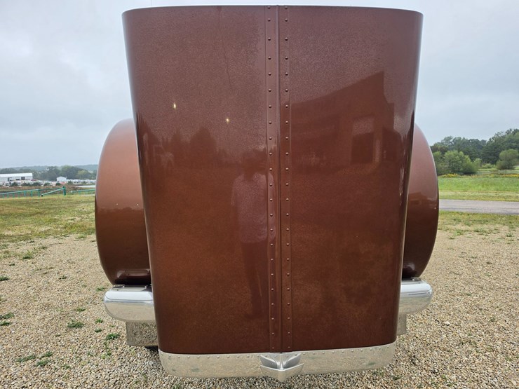 2018-peterbilt-389-image-43
