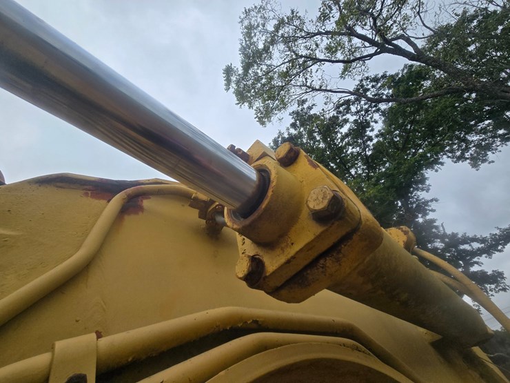 caterpillar-621-image-47