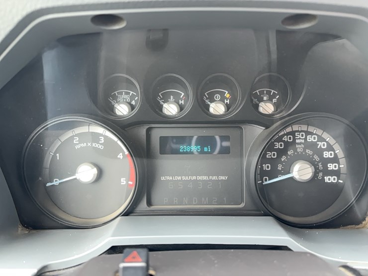2011-ford-f450-image-13