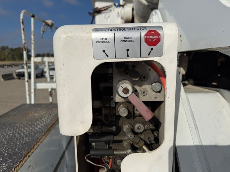 2013-international-durastar-4300-image-62