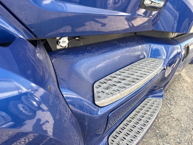 2019-peterbilt-579-image-29