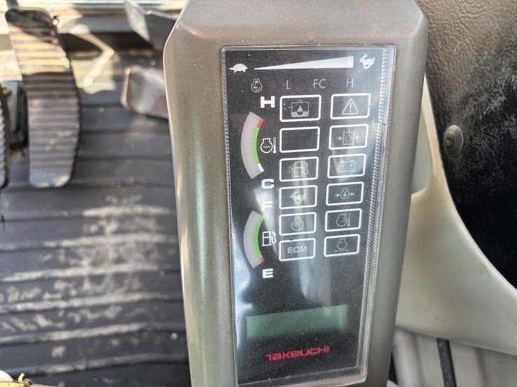 takeuchi-tb1140-image-35