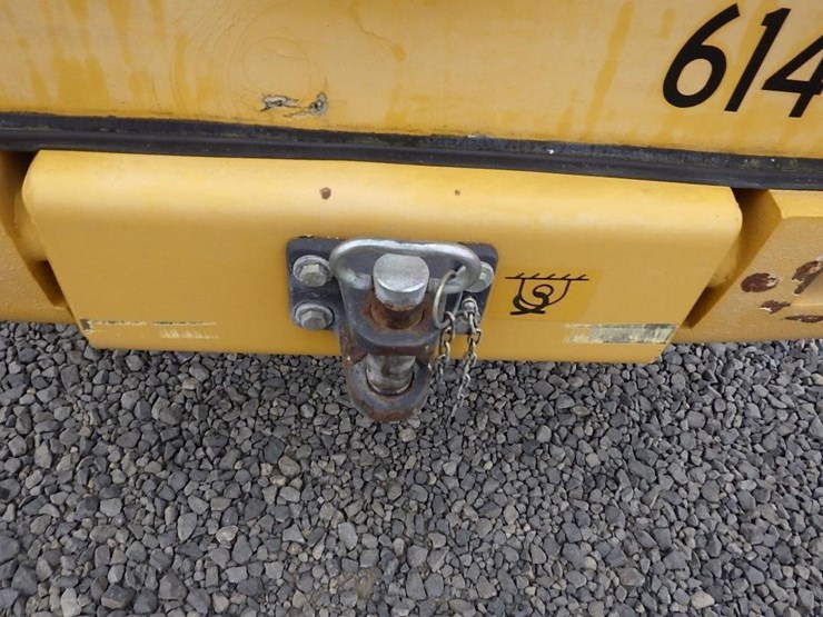 2014-deere-244j-image-19