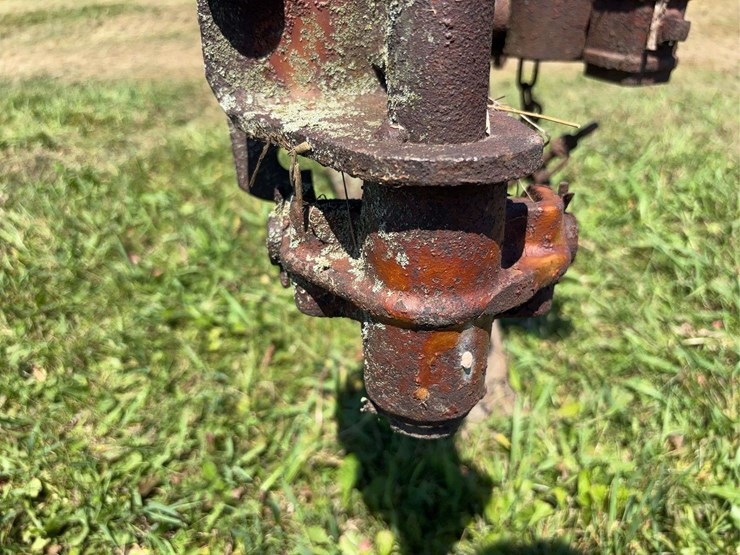 allis-chalmers-14”-one-bottom-moldboard-plow-image-15