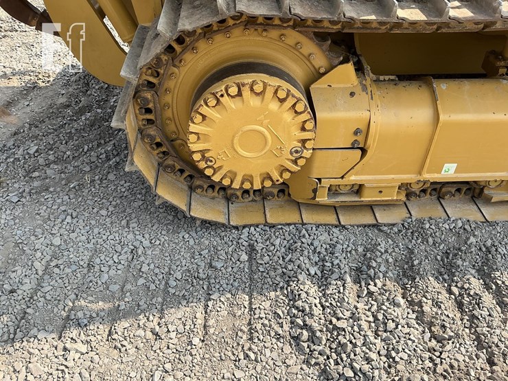 2023-caterpillar-d1-image-10