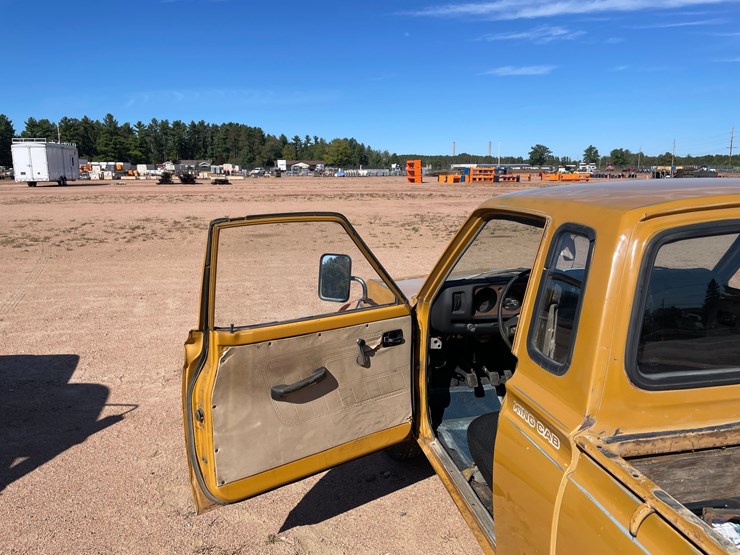 #11141-•-1976-datsun-pickup-(tn-title)-(mosinee,-wi)-image-39