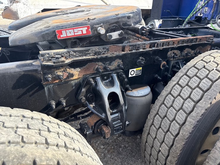 2019-peterbilt-579-image-18
