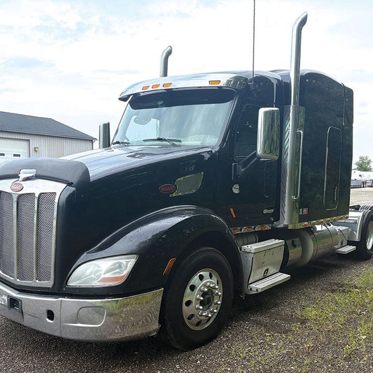 2015 PETERBILT 579