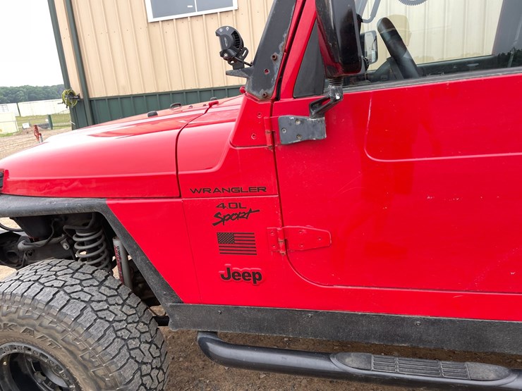 2000-jeep-wrangler-sport-image-13
