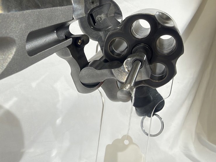 #15-•-smith-&-wesson-460-revolver-image-40